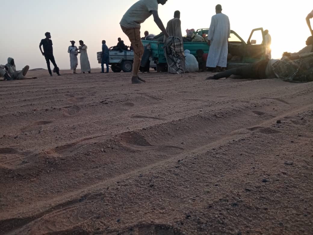 لاجئون أثناء رحلة طلب اللجوء إلى مصر